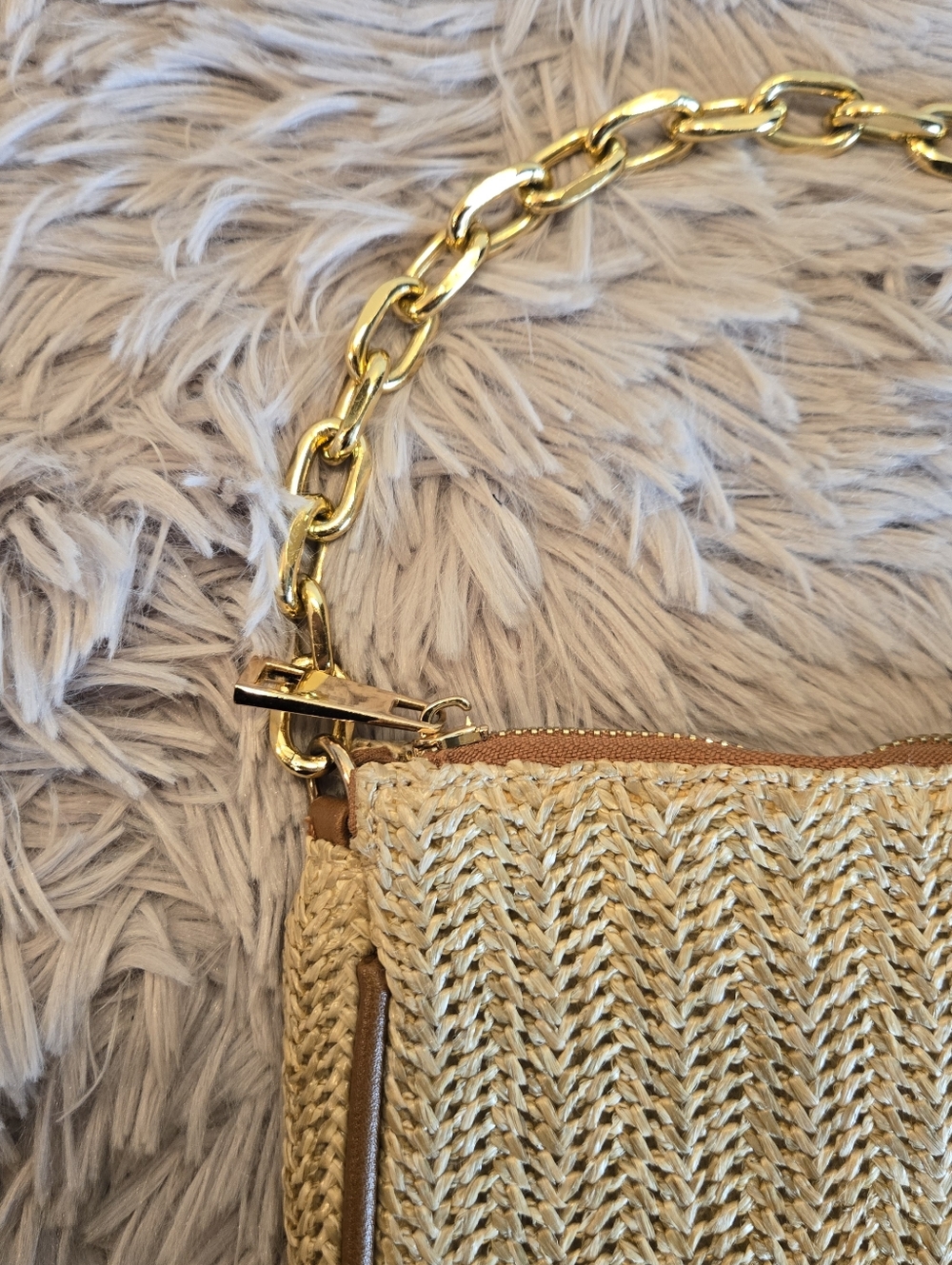 Grossi Woven Straw Bag with Gold Chain Handle - Picture 6 of 13